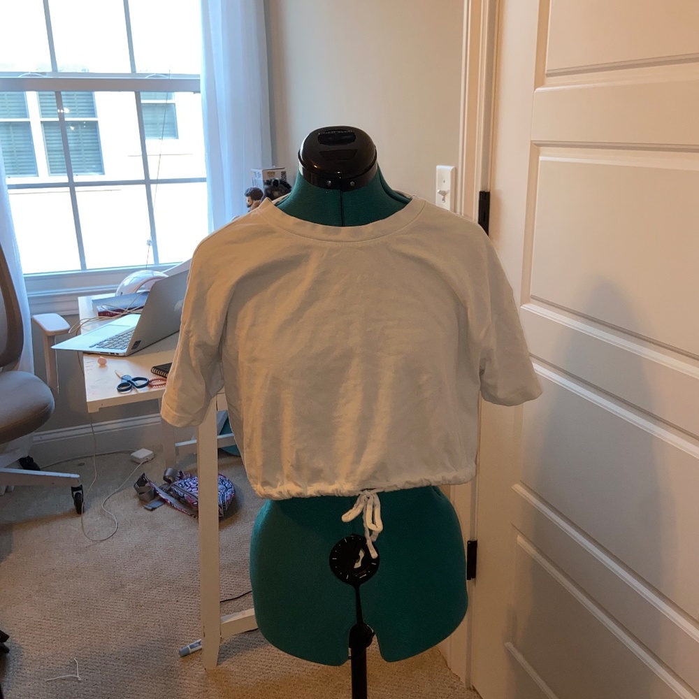 Cropped White t-shirt